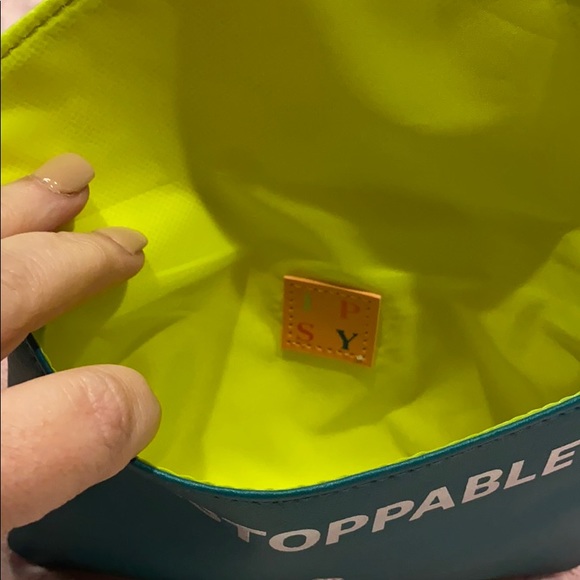 Ipsy bag - Picture 4 of 4